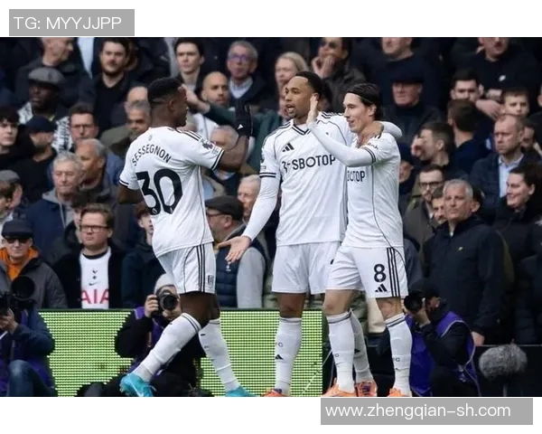 切尔西主场遭曼联逆转1比2遗憾落败引发热议 切尔西主场遭曼联逆转1比2遗憾落败引发热议