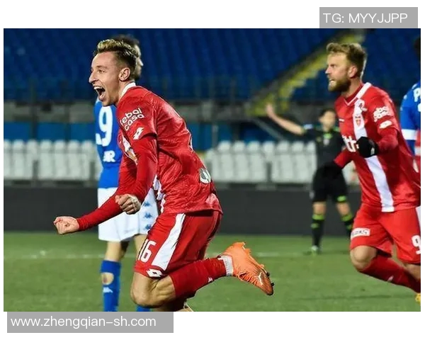 弗罗伦萨与都灵的激烈对决展现意甲精彩瞬间 弗罗伦萨与都灵的激烈对决展现意甲精彩瞬间