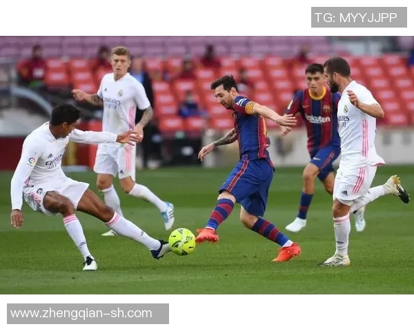 皇马与拜仁巅峰对决全场精彩瞬间回顾与分析 皇马与拜仁巅峰对决全场精彩瞬间回顾与分析