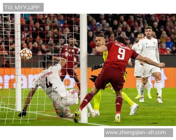 莱万回归老东家首战遭拜仁球迷嘘声四起令人心寒的背叛感受